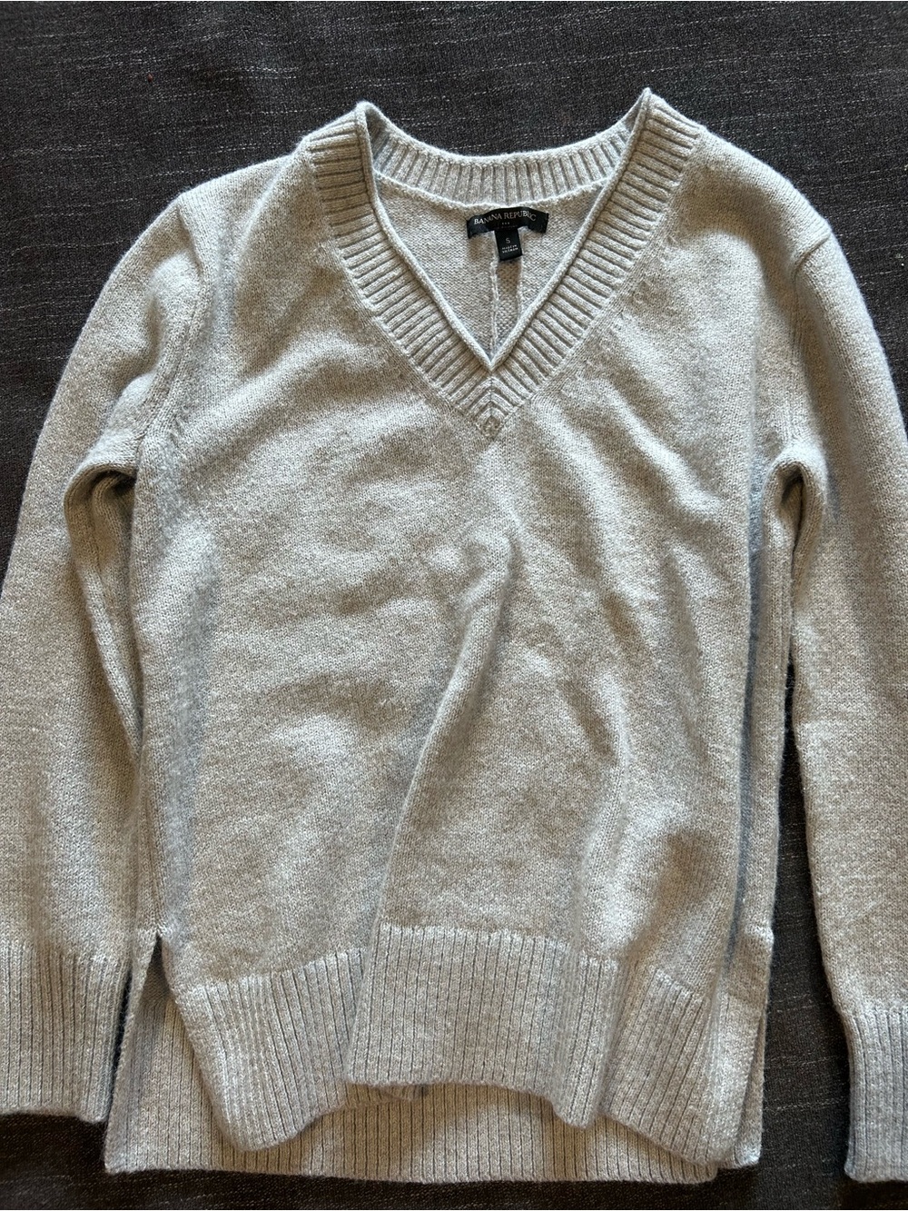 Banana Republic Grey V-Neck Ribbed Trim Pullover Sweater Small